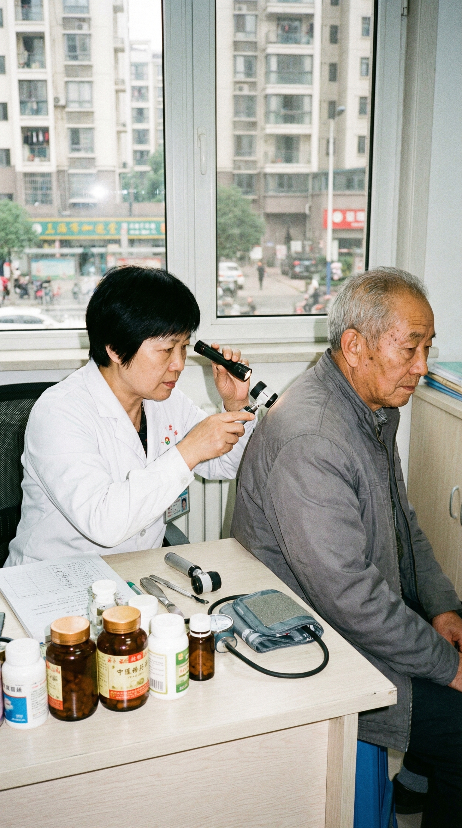 配图